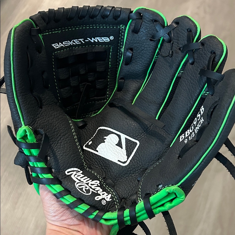 Rawlings Black and Neon Green T-ball Glove
